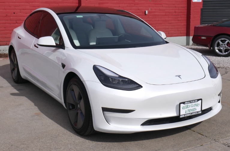 2021 Tesla Model 3 Standard Range Plus's photo